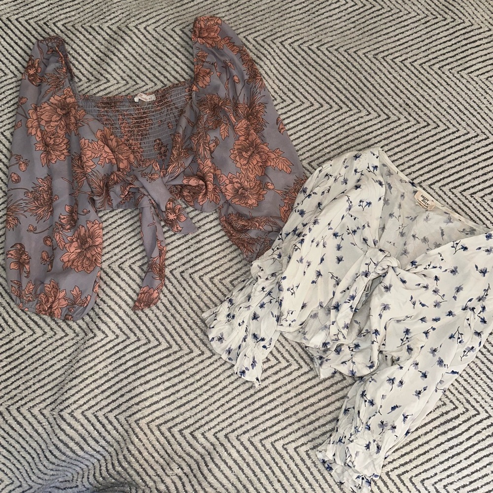 Floral Puff Sleeve Tops bundle of two shirts‎
